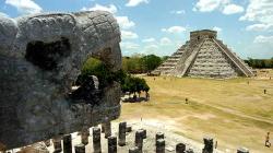 Чичен-Ица — древний город Майя в Мексике, где расположены знаменитые пирамиды и храмы Майя